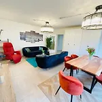 Large 3 Bedrooms In Center With Terrace&Parking-Bon1